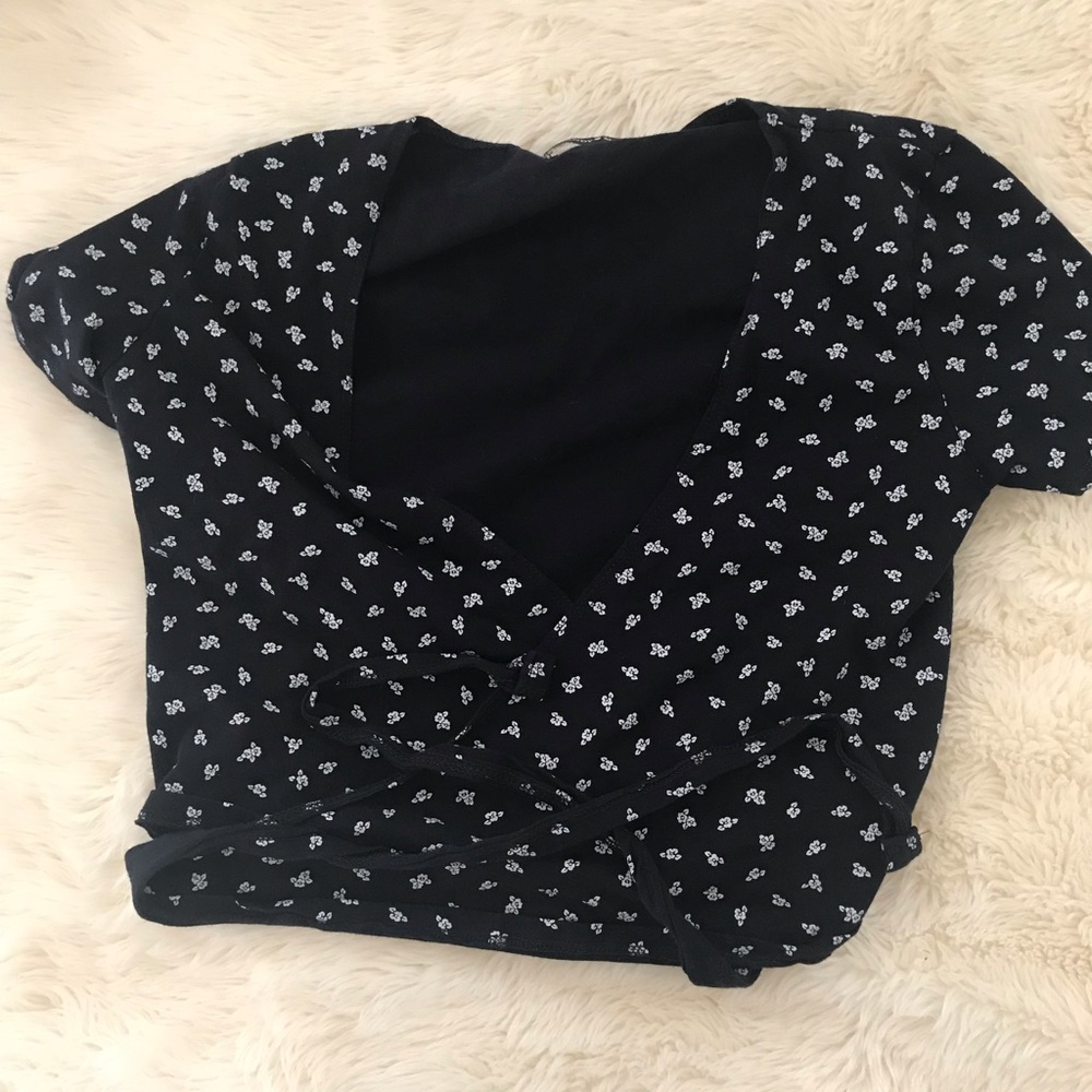 Never worn Brandy Melville Wrap Top